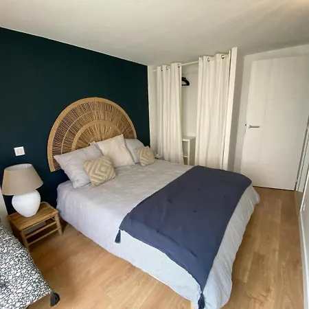 ヴィラ Maison Le Clos Joly Near Train Station 3 Bedrooms レ・サ​​ーブル・ドロンヌ