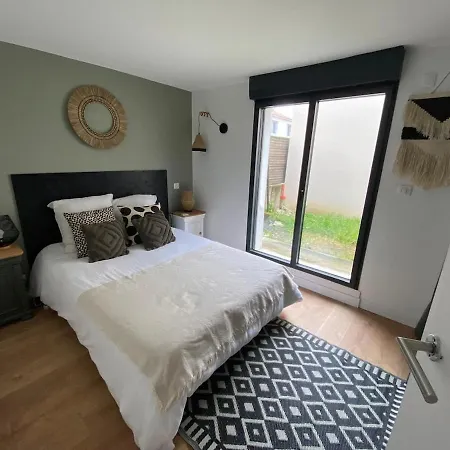 Maison Le Clos Joly Near Train Station 3 Bedrooms ヴィラ レ・サ​​ーブル・ドロンヌ