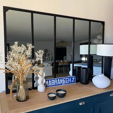 Maison Le Clos Joly Near Train Station 3 Bedrooms レ・サ​​ーブル・ドロンヌ