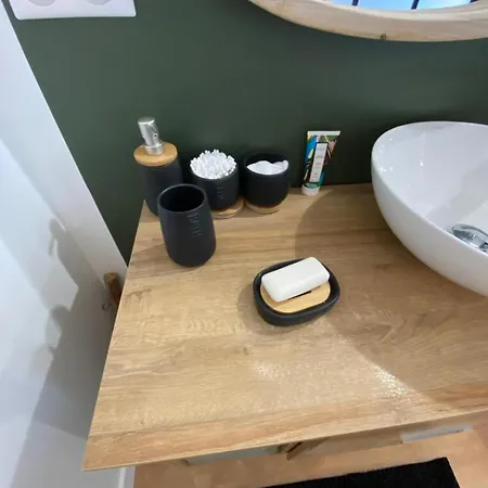 ヴィラ Maison Le Clos Joly Near Train Station 3 Bedrooms レ・サ​​ーブル・ドロンヌ